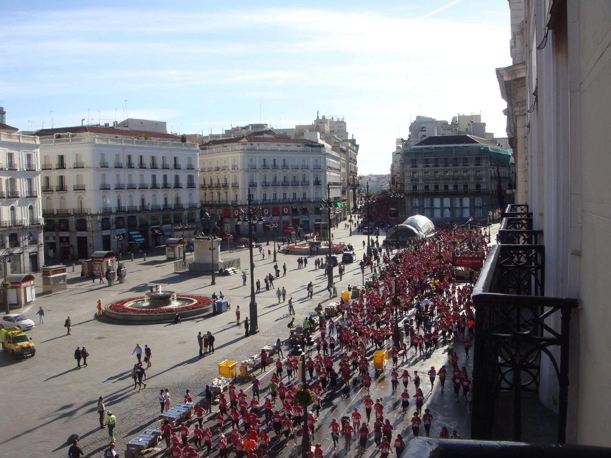 Hotel Hostal Riesco Madrid Esterno foto